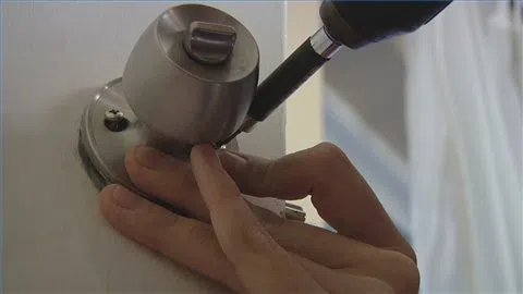 Lock Safe Services Ontario, CA 909-547-9843 - change-locks-service