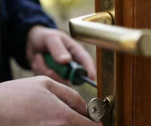 Lock Safe Services Ontario, CA 909-547-9843 - lock-change